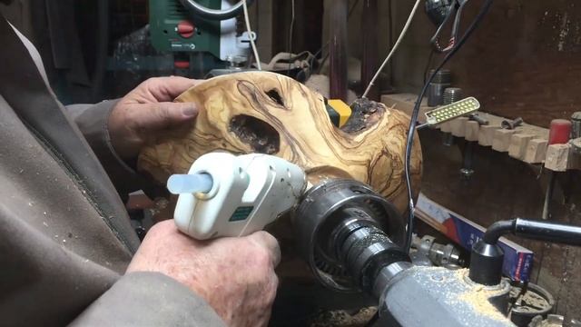 woodturning a olive bowl