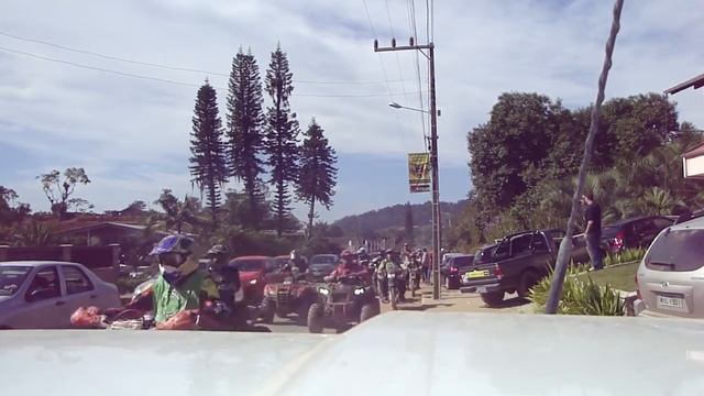 Chegada dos Quadriciculos no Banana Lama 2013 смотреть онлайн