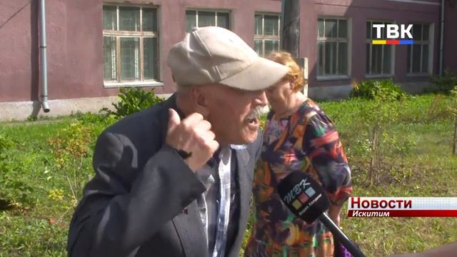 Выставку репродукций «Художник в гимнастерке» посетили ветераны ВОВ Искитима