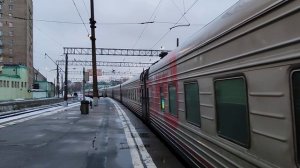 Электровоз ЭП2К - 245 с двухэтажным поездом и Тепловоз ЧМЭ3 - 4712 подающий пассажирские вагоны