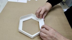 Как собрать коробку шестигранник с разделителями для орехов