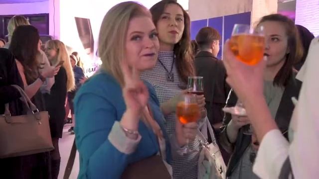 Зустрічаємо Mark новий бренд декоративної косметики ексклюзивно від Avon смотреть онлайн