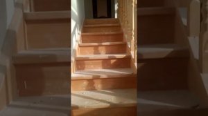 реставрация лестницы из сосны после 2 ремонтов