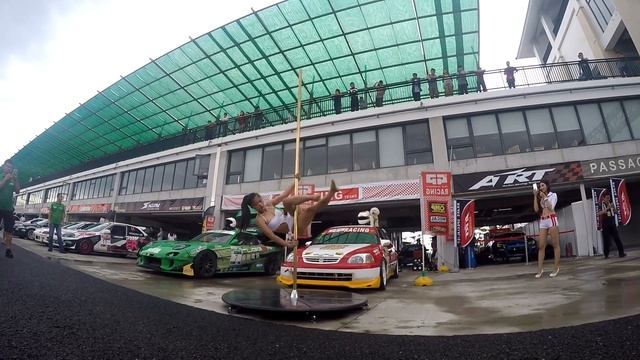 20160521大鵬灣全錦賽格立特車隊鋼管舞表演(Music Hush Hush: Hush Hush by The Pussycat Dolls) смотреть онлайн