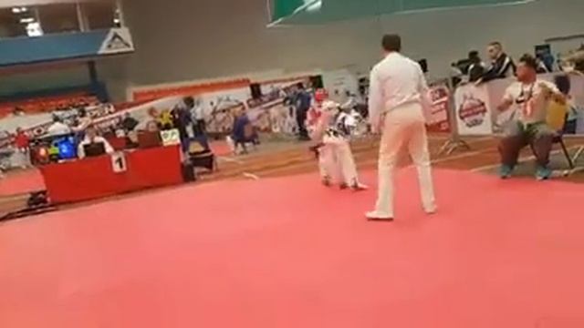 Le championnat chadi aboud Шампионската шаади се появи البطل شادي