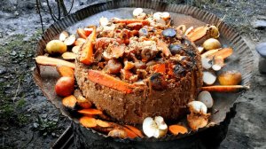 Обрадовали Корову Тортом