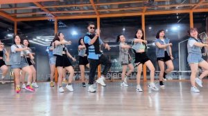 Kings & queens-Ava Max| Zumba |Fitness Dance| Master Saurabh