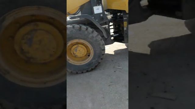 Погрузка экскаватра ЮМЗ смотреть онлайн