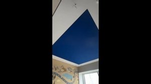 Установка натяжных потолков.