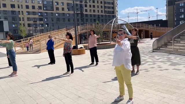 Продолжаем зажигать! #зарядка №2 #тюмень #европейскийберег #08062023 смотреть онлайн