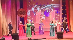 ДАВАЙТЕ ВЫПЬЕМ ЗА МУЖЧИН - ШОУ-ГРУППА "ВЕРНИСАЖ"