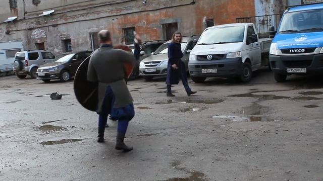 Артмуза. 27 апр 2017 г.. Рыцарский бой членов клуба исторической реконструкции...