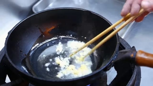 Японская уличная еда - ВОЛОСАТЫЙ КРАБ Мапо Тофу Окинавские морепродукты Япония смотреть онлайн