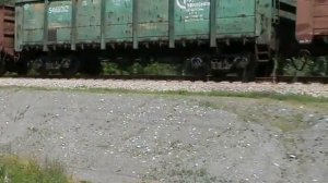 Электровоз ВЛ11 останавливается перед красным