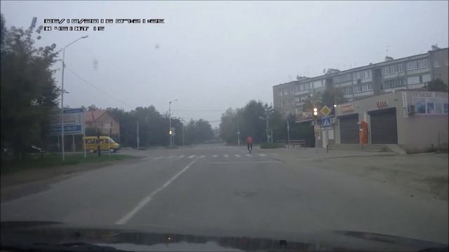 Маршрутка ждет КРАСНОГО сигнала светофора смотреть онлайн