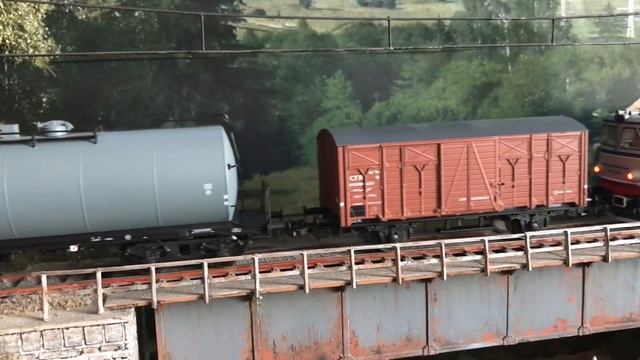 AF Models EA 060 with some tank cars смотреть онлайн