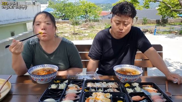 오늘은초밥 먹는 날! 모듬초밥모듬롤에 열무김치 모밀 국수 먹방ㅣVarious Sushi  Cold buckwheat noodlesㅣMUKBANGㅣEATING SHOW