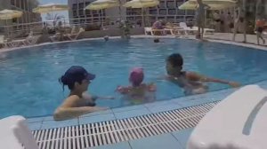 Купание в бассейне день 2 Bridge Resort Hotel