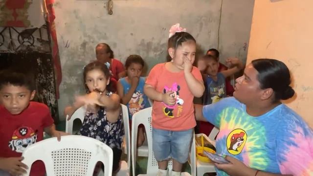 Cenando tamalitos en casa de una tía después del rezo 🥰🙌🏻 смотреть онлайн