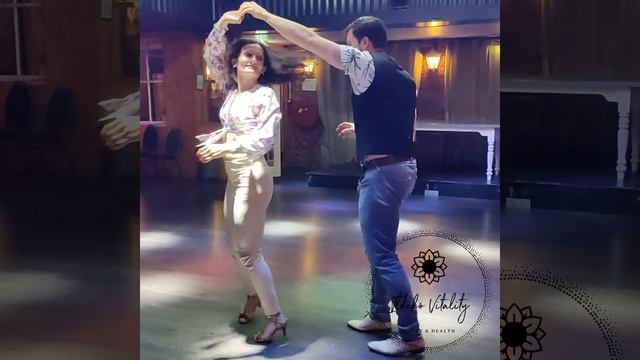 Bachata beginner cursus Promo смотреть онлайн