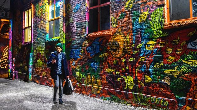 The Aston Shuffle - Care A Little Less смотреть онлайн