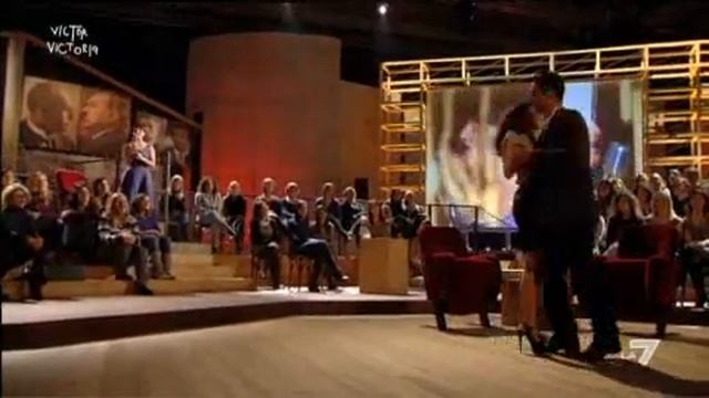 VICTOR VICTORIA - Arisa reintepreta 'Labyrinth' di Elisa смотреть онлайн