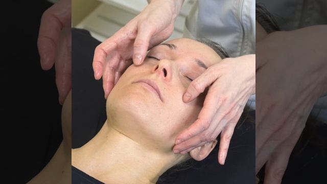 МАССАЖ ЛИЦА Бесплатный мастер-класс с практикой - массажа лица смотреть онлайн