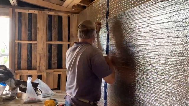 Pallet Cabin- Phil’s Workshop Part 16 - E139 #insulation #electrical #diy смотреть онлайн