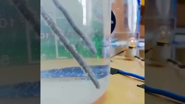 Ispitivanje elektroprovodljivosti rastvora NaCl смотреть онлайн