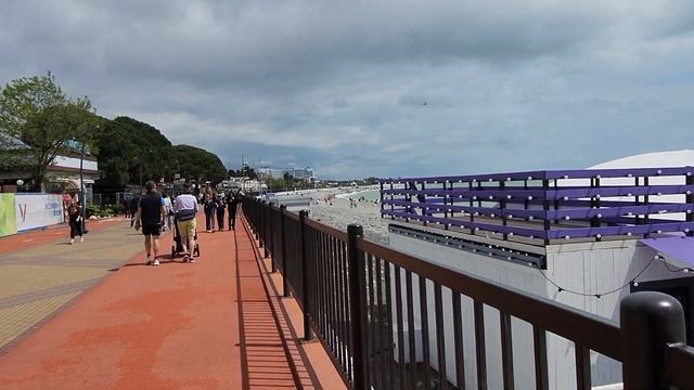 ИМЕРЕТИНСКАЯ НАБЕРЕЖНАЯ СЕГОДНЯ 13.05.24. СИЛЬНЫЙ ВЕТЕР И ВОЛНЫ, НО ТУРИСТОВ ЭТО НЕ ОСТАНАВЛИВАЕТ