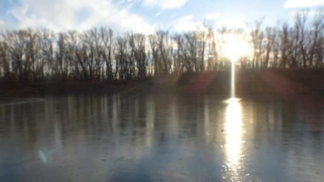 Стук камешек по льду смотреть онлайн