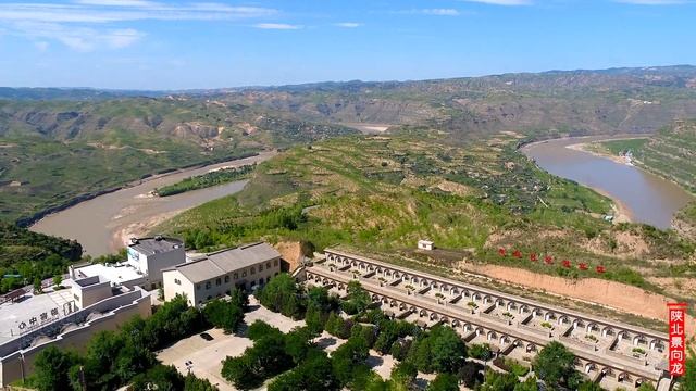 小村庄号称陕北“马尔代夫“，体验陕北窑洞与美食，赏黄河大转弯【陕北景向龙】 смотреть онлайн