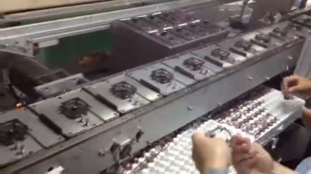 Автомат клепает куллеры смотреть онлайн