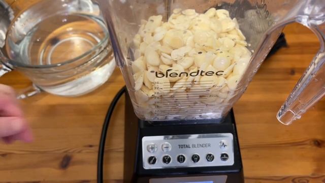 ［中式糖水］蛋白杏仁茶和腰果露 ｜用攪拌機幫手簡單易做 | Almond Milk with Egg White and Cashew Nut Sweet Soup смотреть онлайн