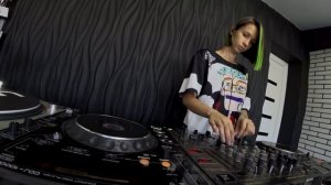 Miss Monique - MiMo Weekly Podcast #02