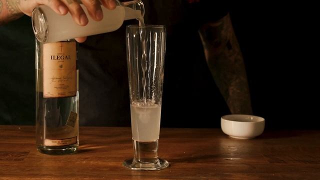 Ilegal Mezcal Drinks: Classic Paloma смотреть онлайн