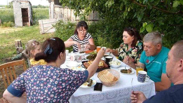 Деревенское застолье!Встретили гостей!Жизнь в деревне