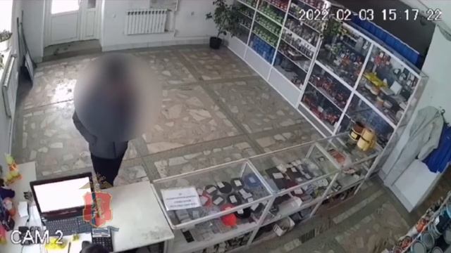 Покупатель украл кошелек у продавца в Ачинске смотреть онлайн