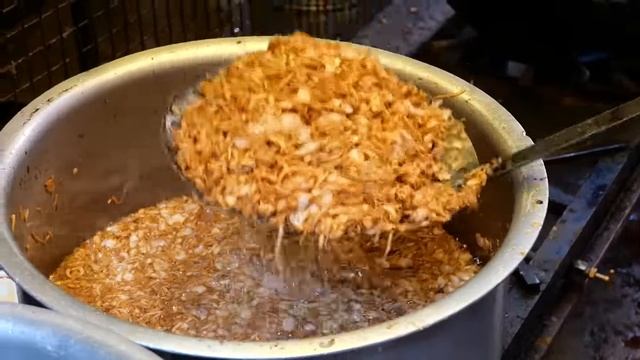 Индийская еда - Отбивание Гигантских Фрикаделек традиционная кашмирская кухня Шринагар Индия смотреть онлайн