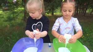 My little Nastya и ARISHKA TV проверяют СЛАЙМЫ на ПИКНИКУ какой ЛУЧШИЙ Домашний или Магазинный Слай