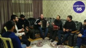 НОХЧИ ИЛЛИ В КОМПАНИИ ДРУЗЕЙ К1ЕНТИЙ К1ЕНТИЙ НОХЧИЙ К1ЕНТИЙ БЕЗЛУШ ДАЙМОХК ША ДЕГНАШ САННА