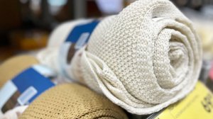 ЧИЖИК 💛 ПРИБЕЖАЛА ЗА НИМИ 🍤 Хорошо разобрали полотенца, салатники тоже сменили.