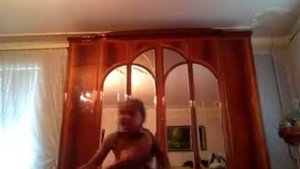 Вращение пистолетик (из фигурного катания).