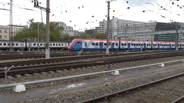 ИВОЛГА neboli Ivolga, ruská elektrická jednotka EG2Tv (FHD) смотреть онлайн