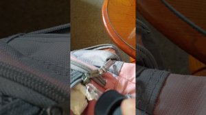 Как "разморозить" залипший бегунок ( замочек) на молнии 1