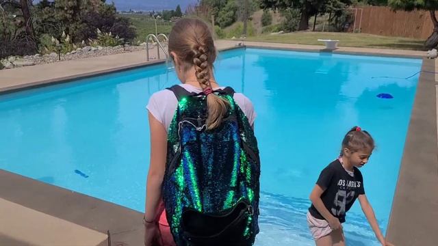 Мисс Анатолия на отдыхе в Келона (BC Canada ) смотреть онлайн