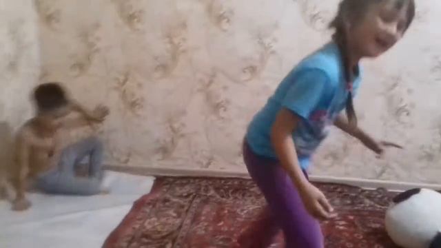 Сумасшедший мужик мы смеялись над ним смотреть онлайн