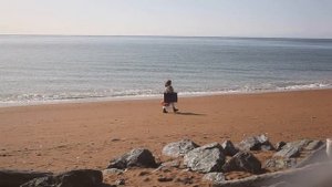 Художник-шаман с Алтая Айару Иванова. Красивое и вдохновляющее видео на Сахалине