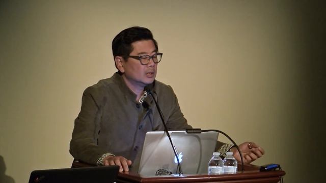 Byron Kims Paintings: On the Relationship of Big and Small