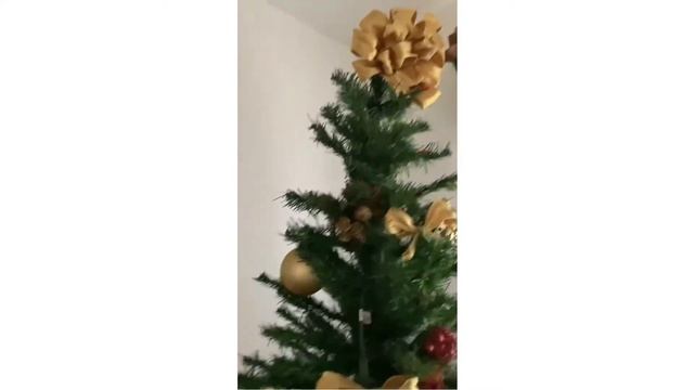 Arreglando el árbol de Navidad |Vlogmas 1| Guau Olive смотреть онлайн